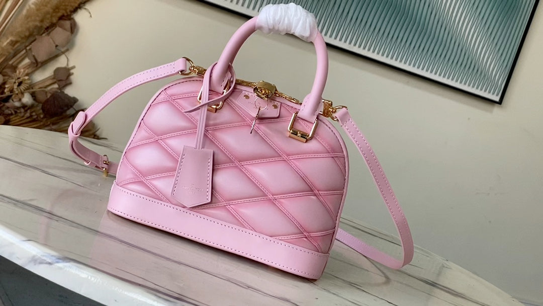M24453 路L家- Nicolas Ghesquiere 貝殼包 粉色