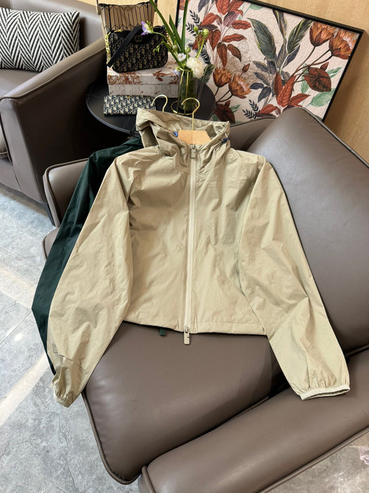 巴B家-2403 24春夏新品輕盈防曬小外套 杏色