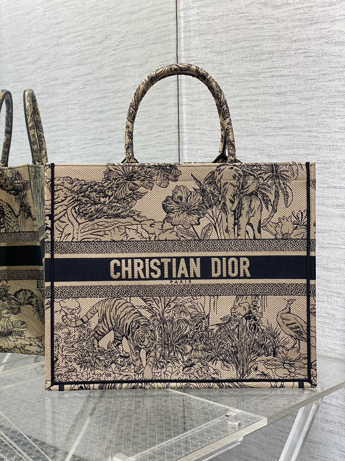 迪D家-Book Tote 2023春夏系列 老虎刺繡 杏色 大號