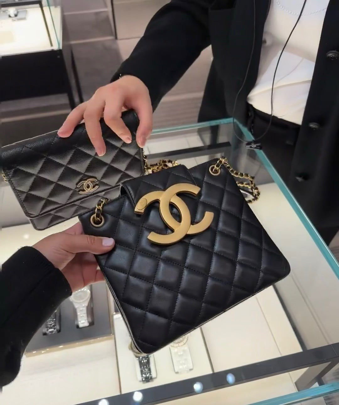 小香家-早春新款 24c 復古雙C大logo腋下包 黑色