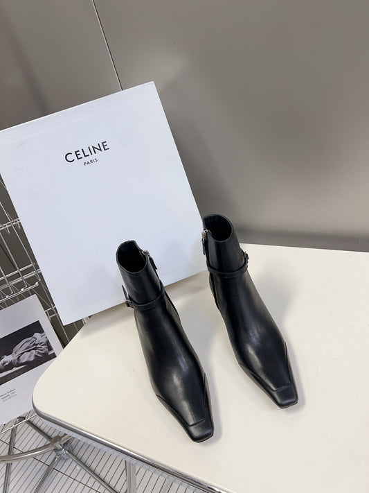 賽C家-2023早秋新款 尖頭低跟短靴 皮革黑色