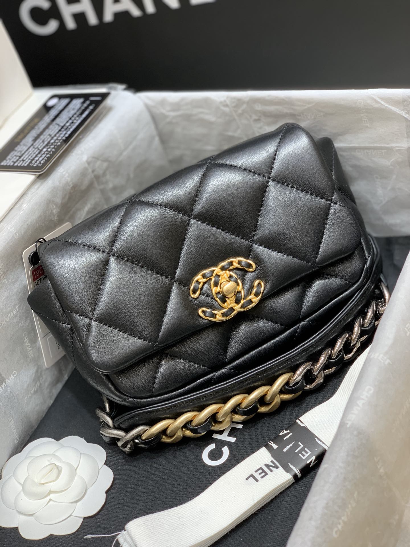 小香家-Chanel 19腰包 迷你口蓋黑色