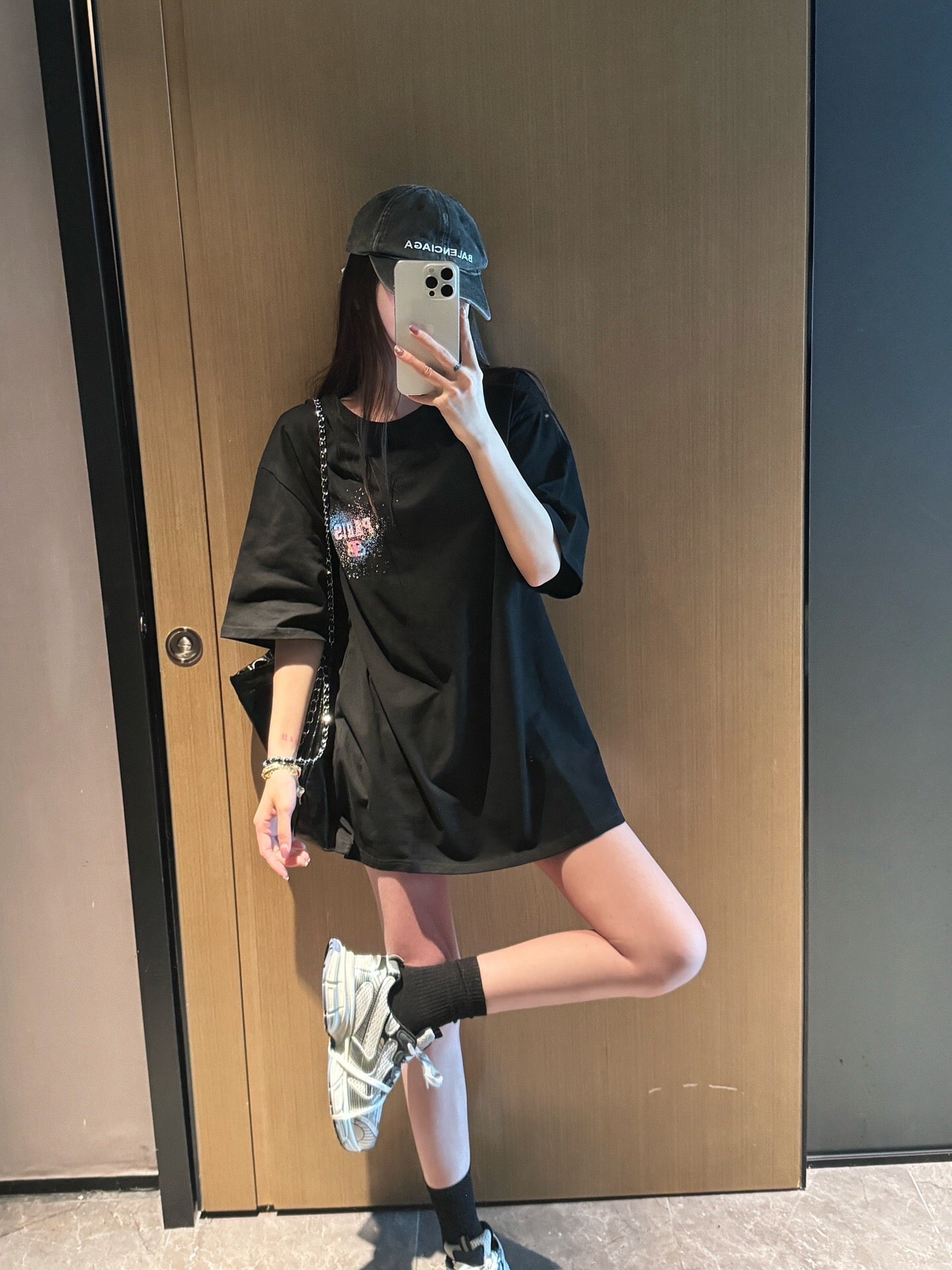 巴黎世-2403 彩繪圖案寬鬆短袖Tee 黑白兩色