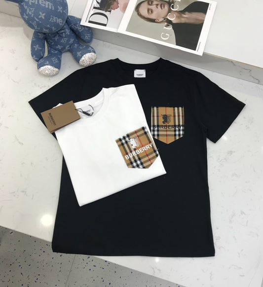 巴B家-2403 格子口袋戰馬圓領短袖TEE 黑白兩色