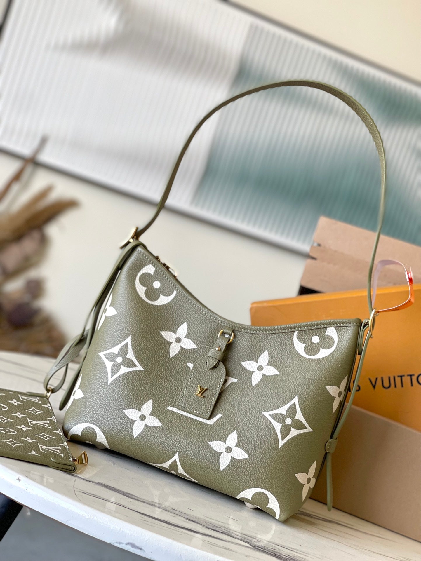 M46672 路L家-Carryall 托特包 牛油果綠