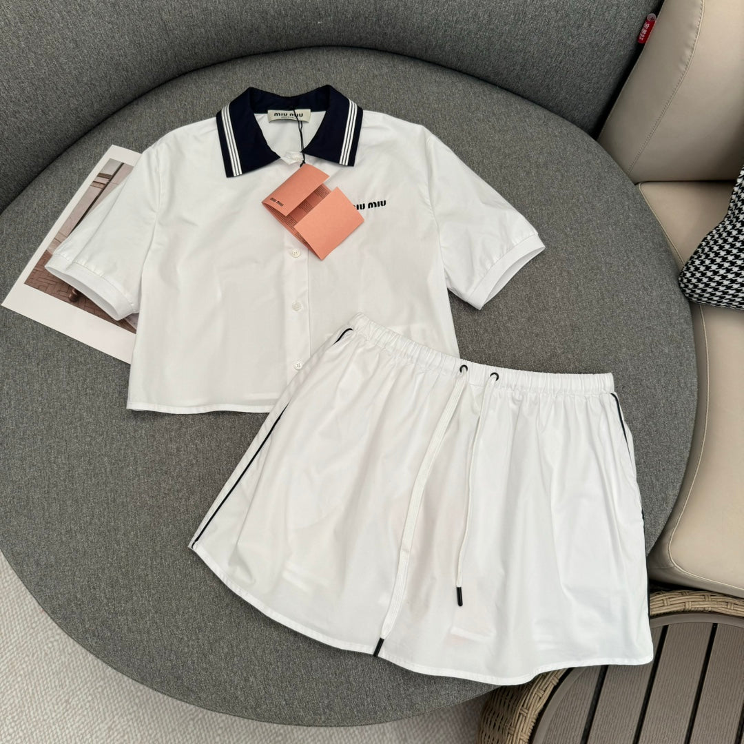 穆M家-2404 24春夏新品海軍風棉府綢白襯衫+短裙套裝