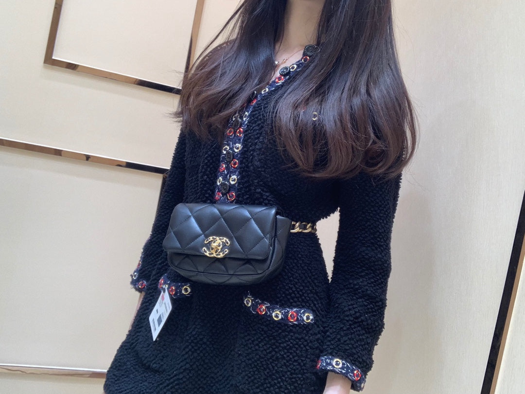 小香家-Chanel 19腰包 迷你口蓋黑色