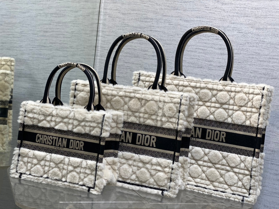 迪D家-Book tote 毛絨白黑色 大號