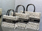迪D家-Book tote 毛絨白黑色 大號