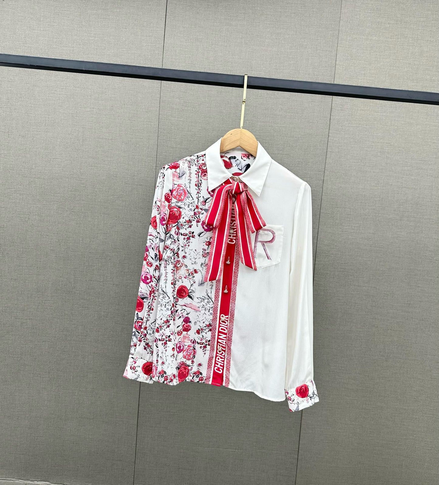 迪D家-2403 24早春印花絲質襯衫