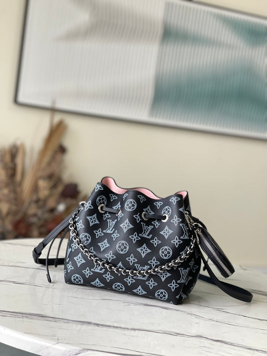 M21096 路L家-Bella Tote 托特包 黑
