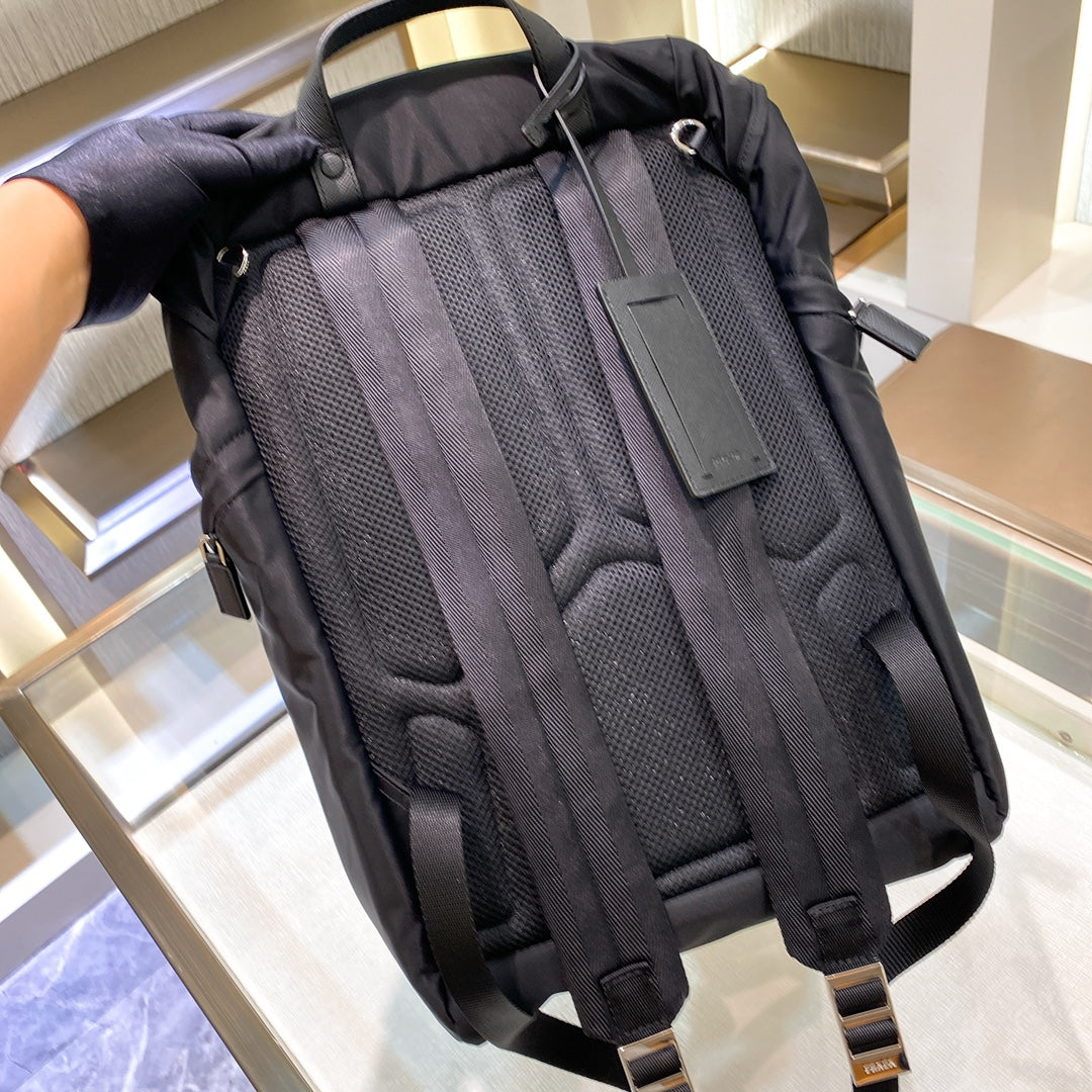 普P家-2VZ135 雙肩包 黑色