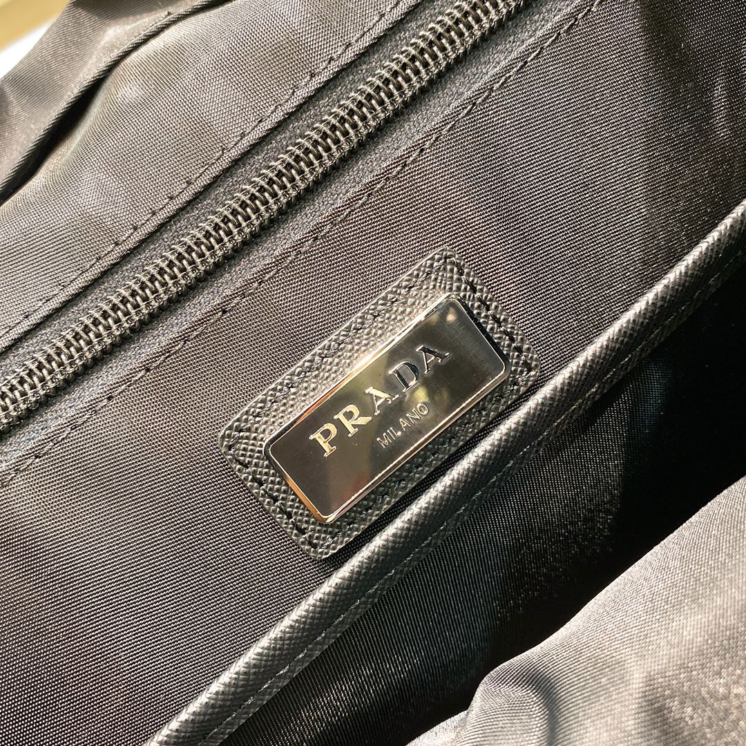 普P家-2VZ135 雙肩包 黑色