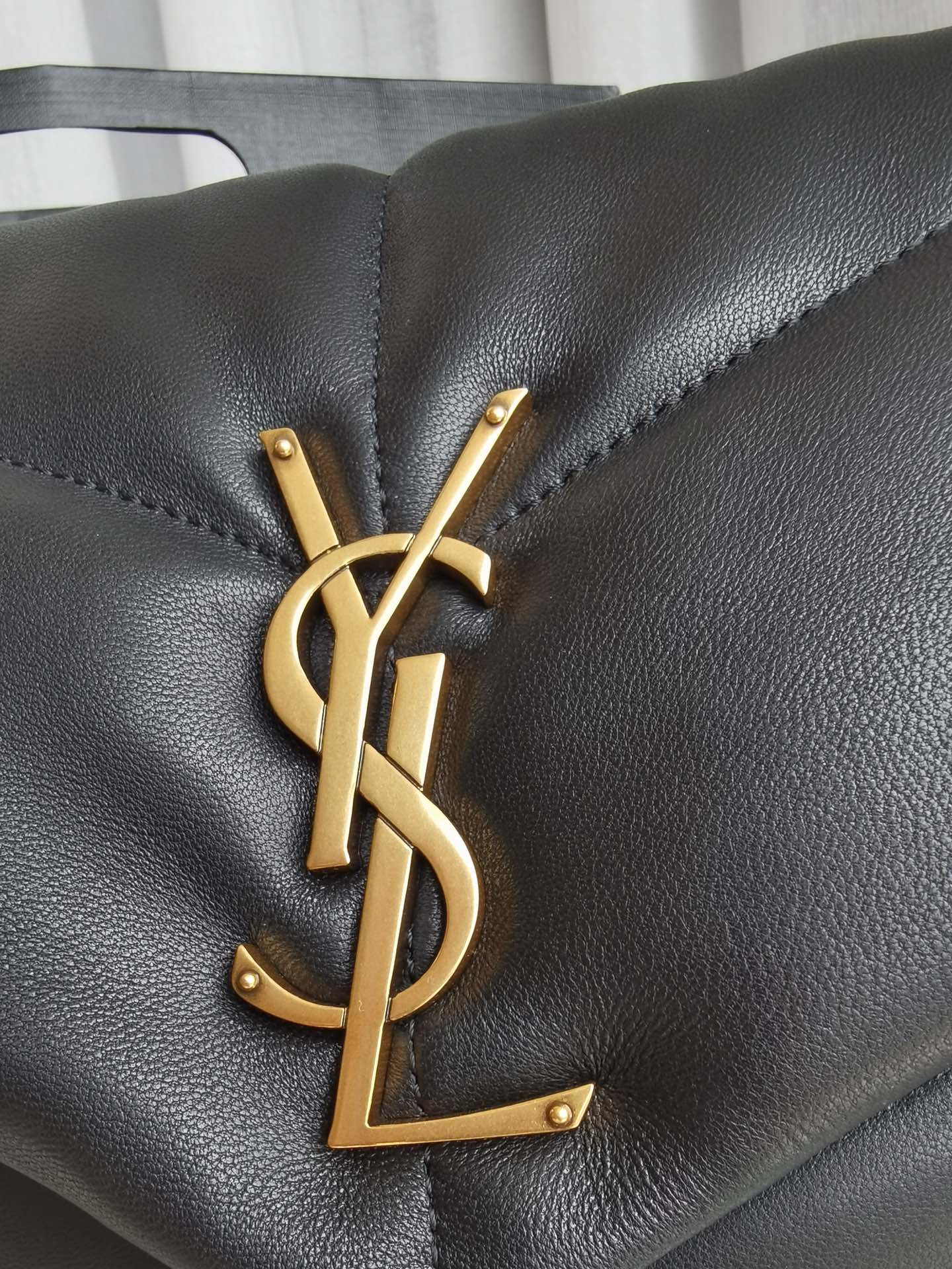 聖Y羅-LOULOU PUFFER 絎縫小羊皮包 金標