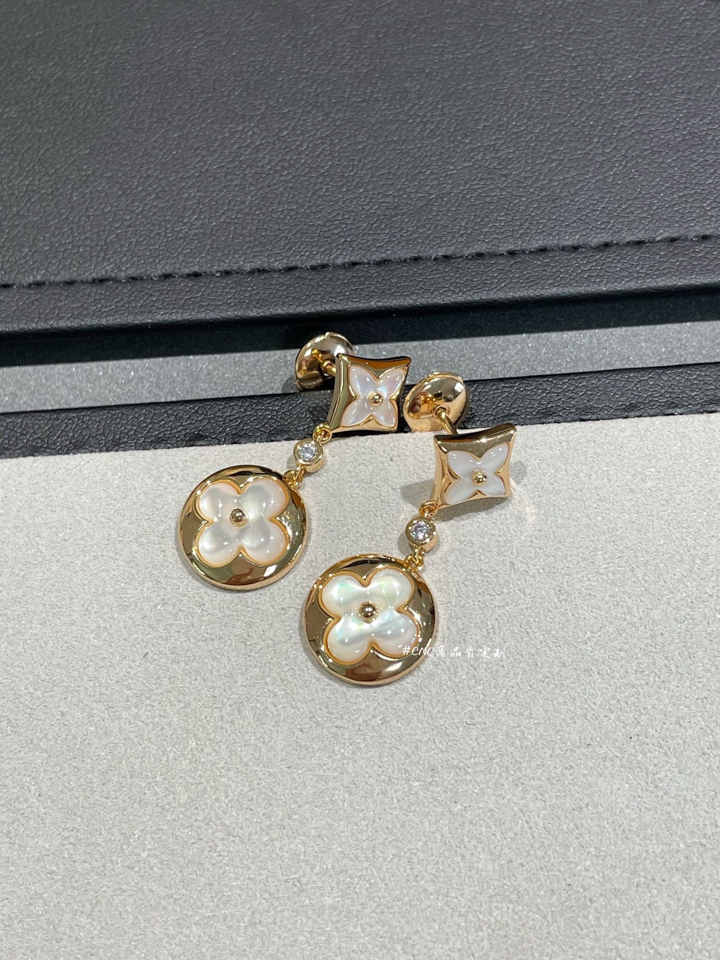 路L家-26白貝耳環