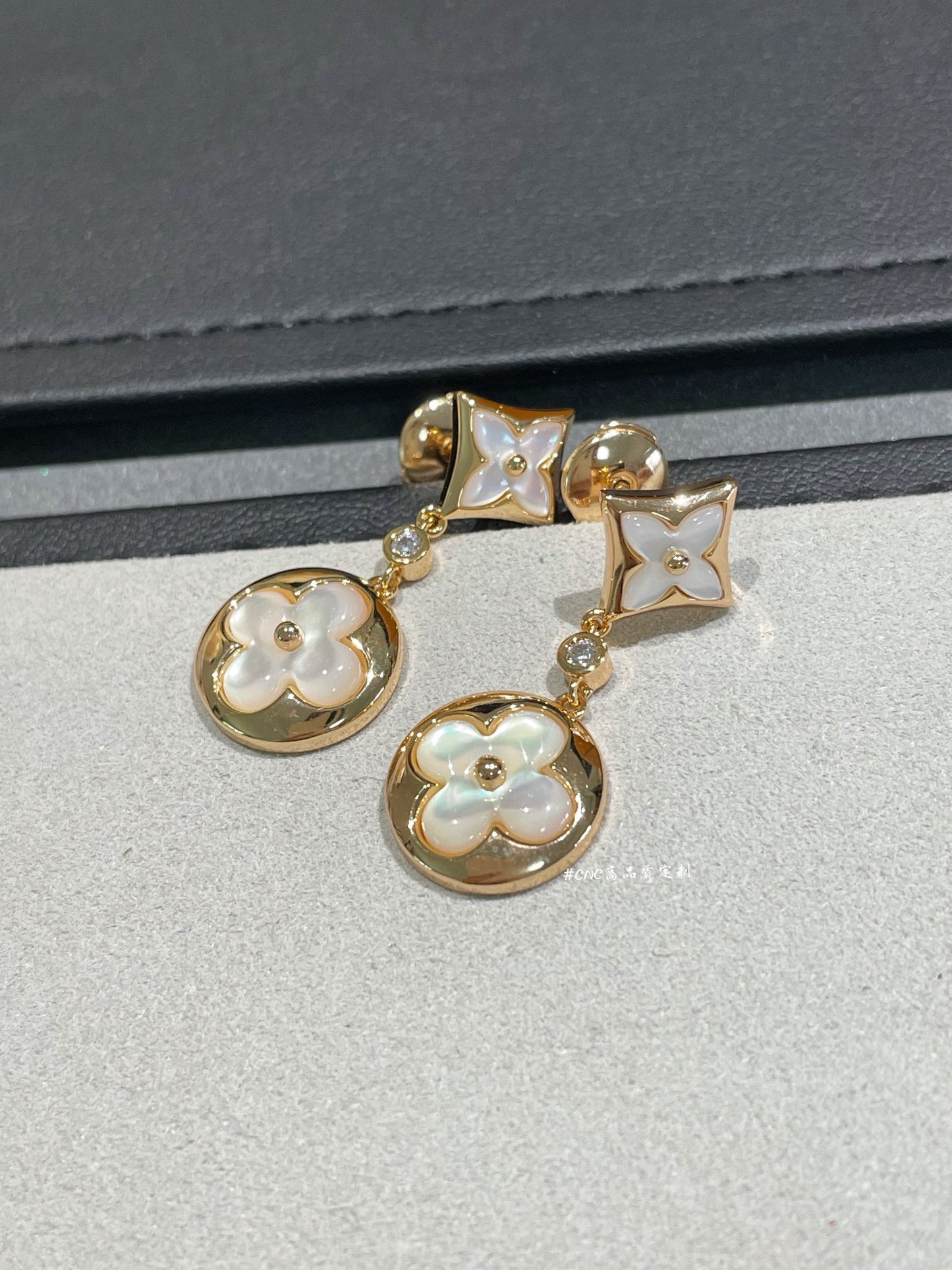 路L家-26白貝耳環