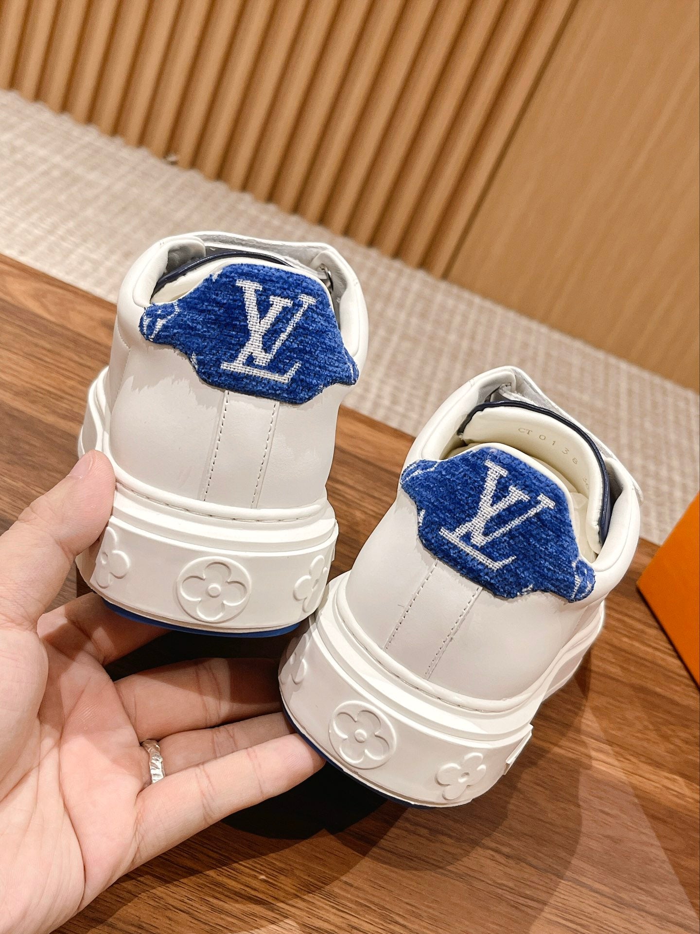 路L家-魔鬼氈厚底小白鞋 藍色
