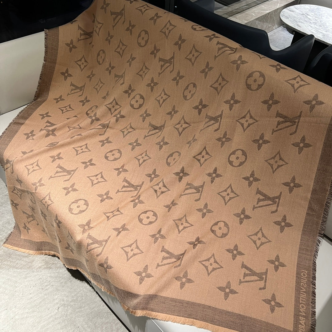 路L家- 雙面大字母披肩 140x140cm 30%真絲70%羊絨-駝色