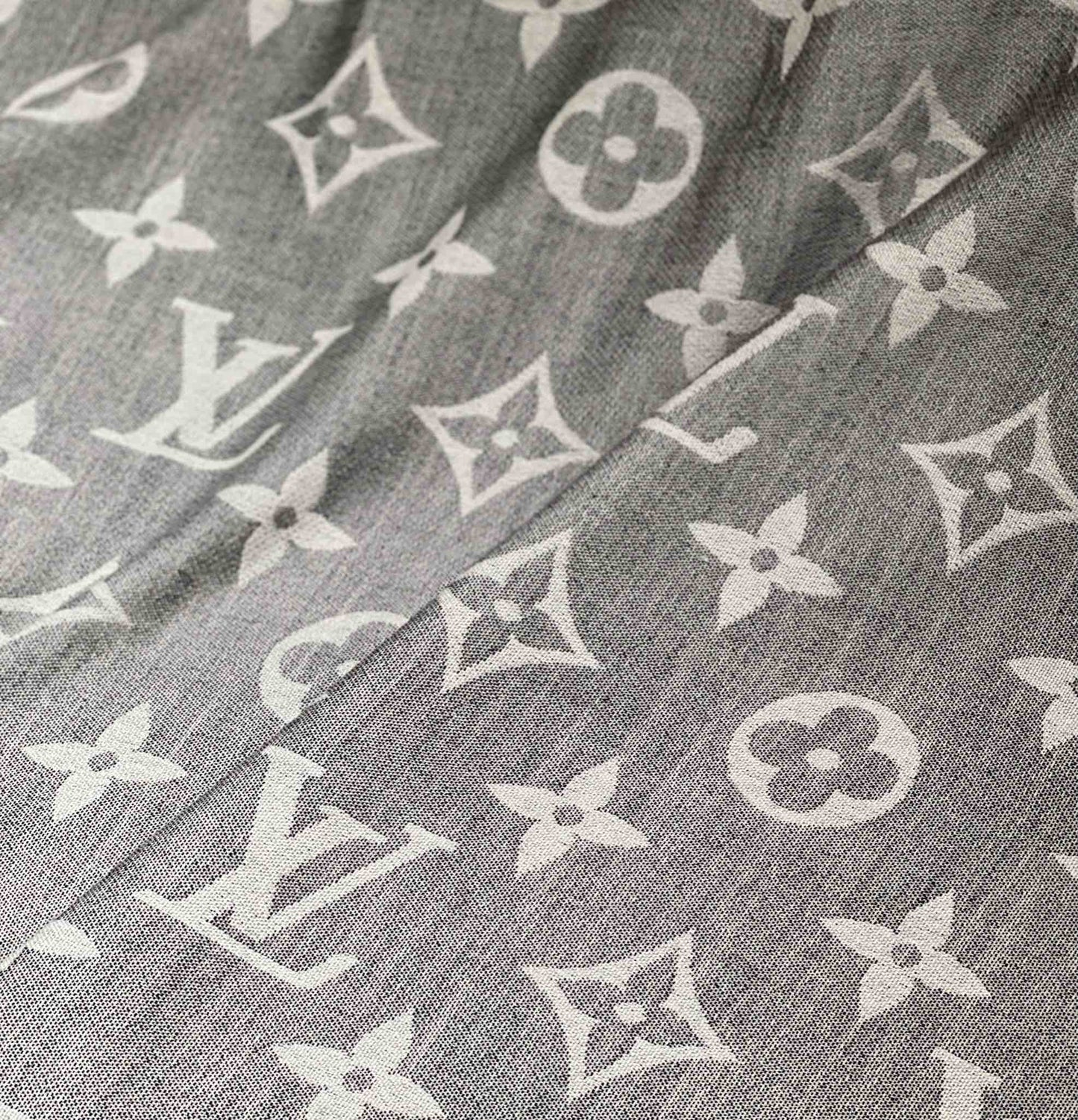 路L家- 雙面大字母披肩 140x140cm 30%真絲70%羊絨-灰色