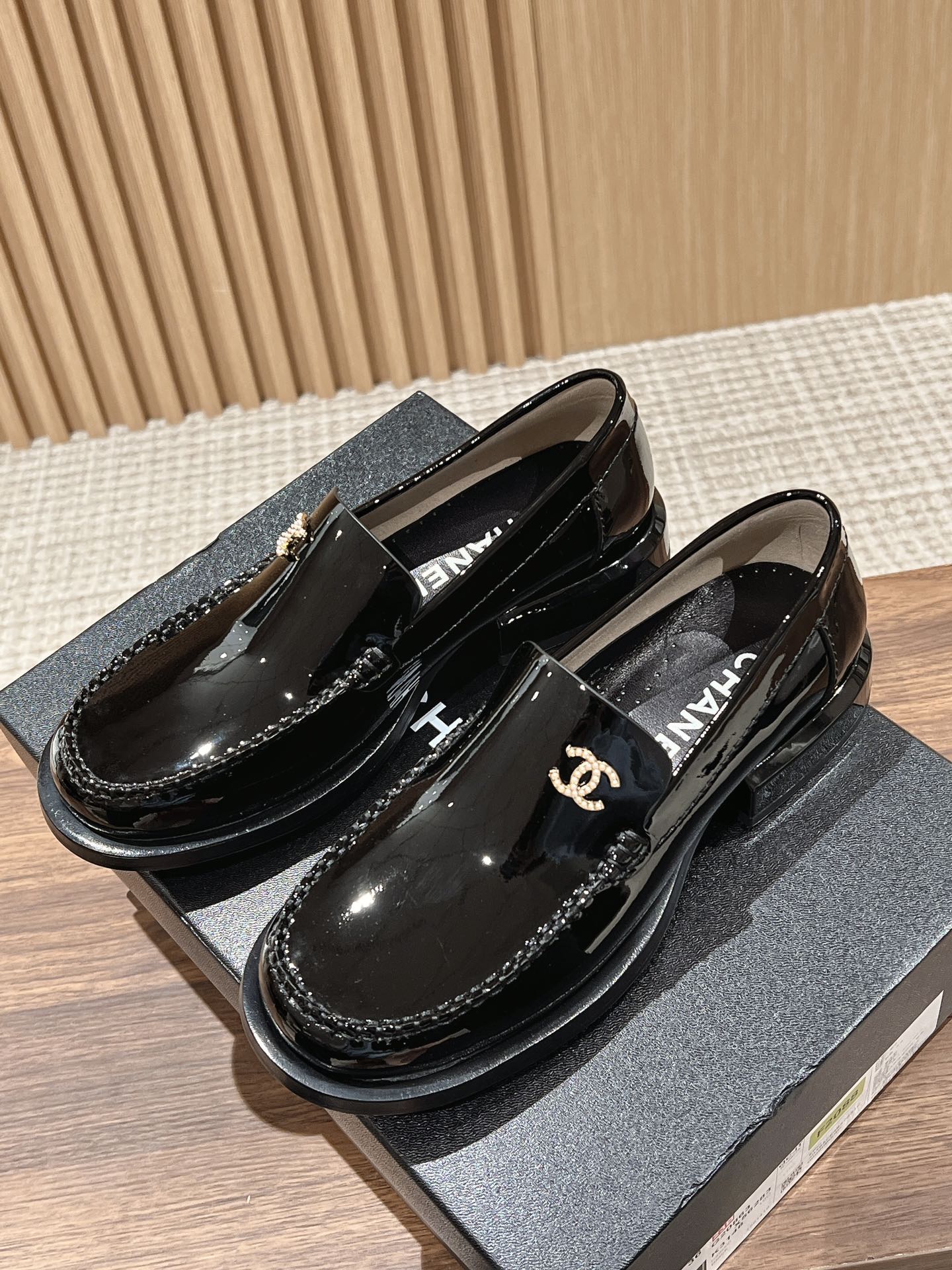 小香家-雙C樂福鞋 漆皮黑色