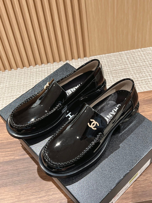 小香家-雙C樂福鞋 漆皮黑色