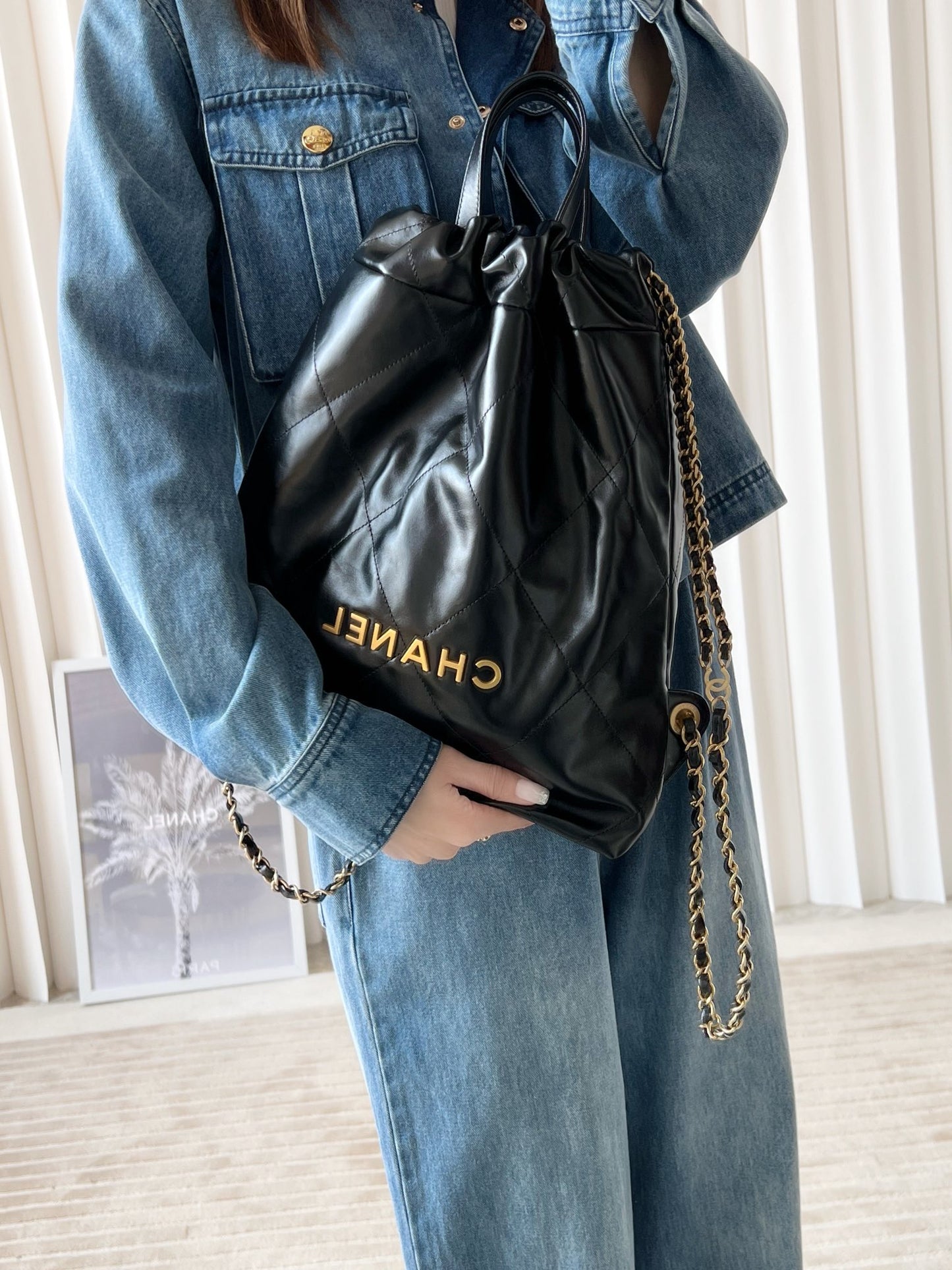 小香家-𝟮𝟮Bag 雙肩背小牛皮包 小號-黑色金扣