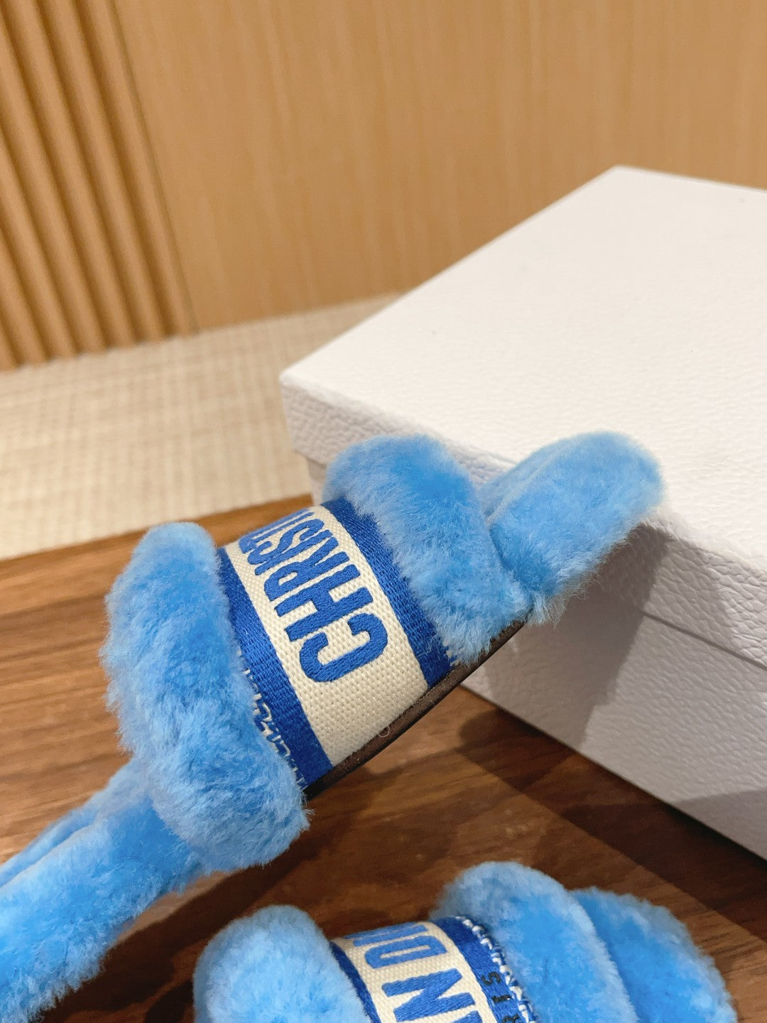 迪D家-絨毛平底一字拖 藍色