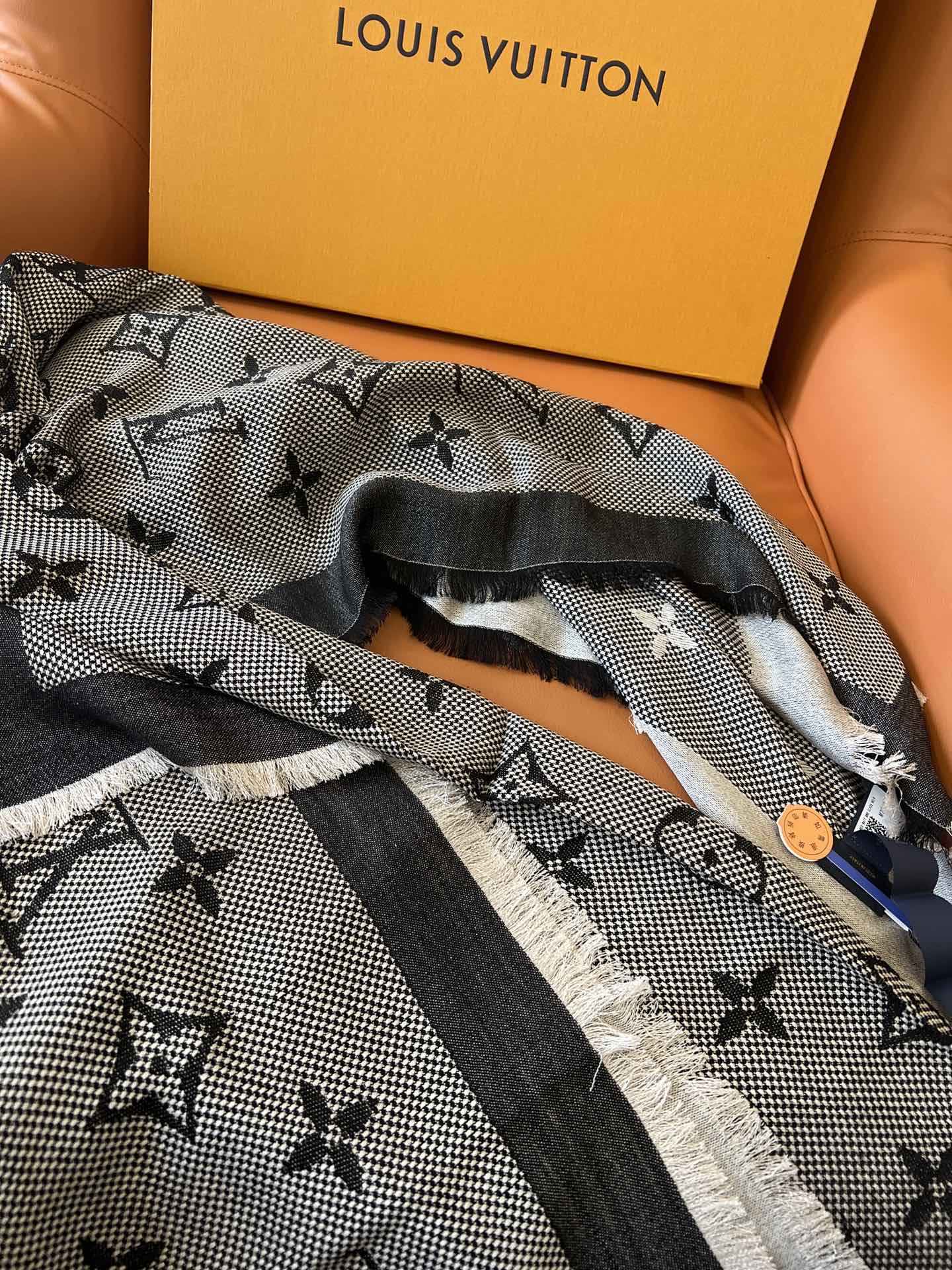 路L家-絲毛混紡大披肩 142.5 x 142.5 厘米