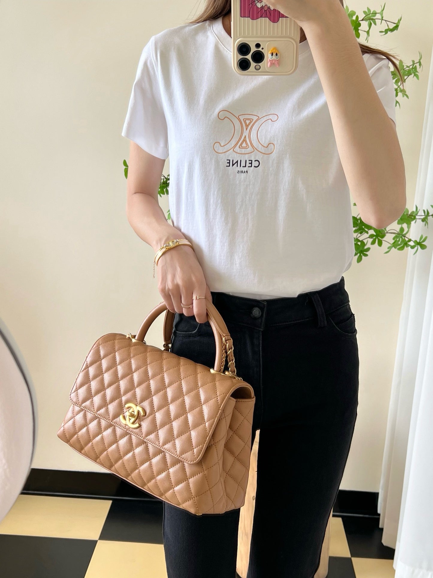 小香家- 𝐂𝐨𝐜𝐨𝐇𝐚𝐧𝐝𝐥𝐞穿鍊手把包 中型-焦糖色 淡金扣