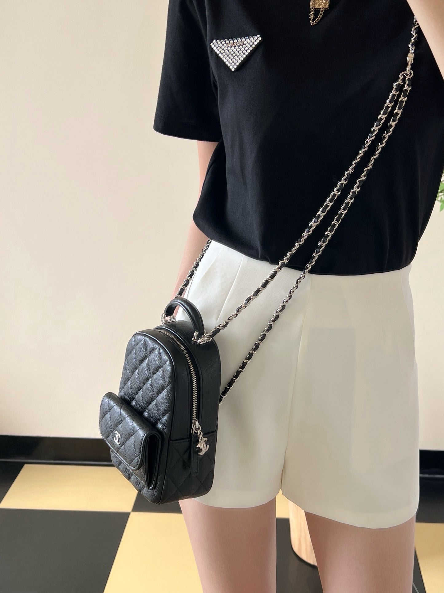 小香家-多功能𝗠𝗶𝗻𝗶小背包-黑色銀扣