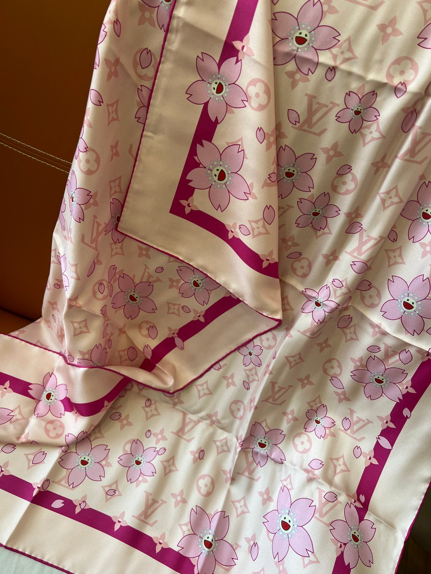 路L家-雙面同色 90 x 90厘米 桑蠶絲方巾