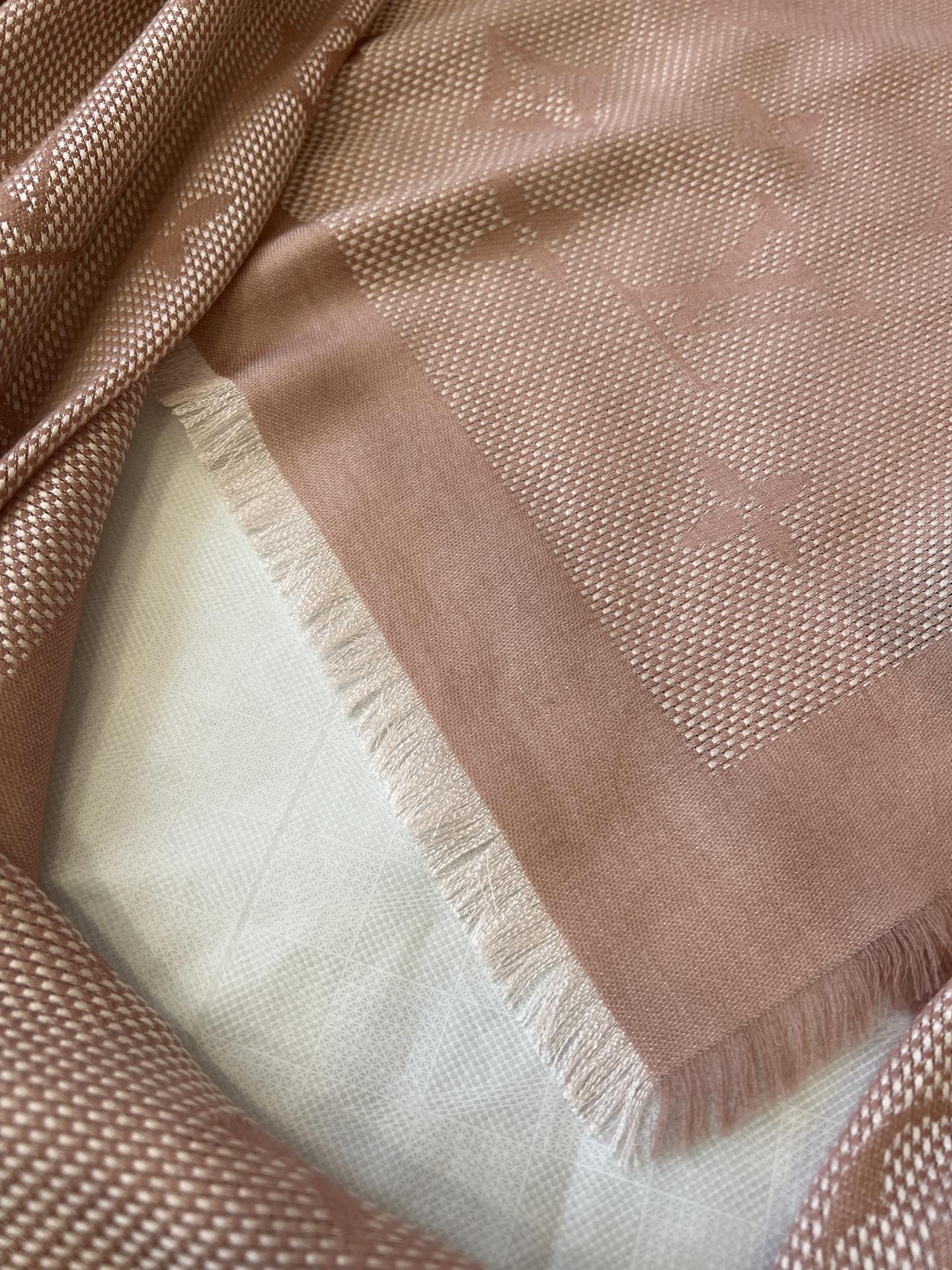 路L家-絲毛混紡大披肩 142.5 x 142.5 厘米