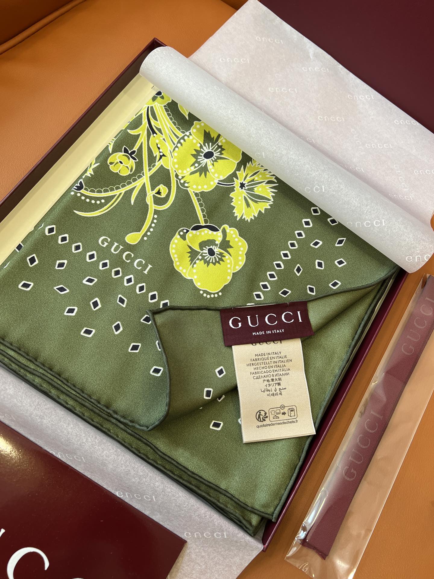 古G家-印花桑蠶絲 斜紋方巾 90公分x 90公分