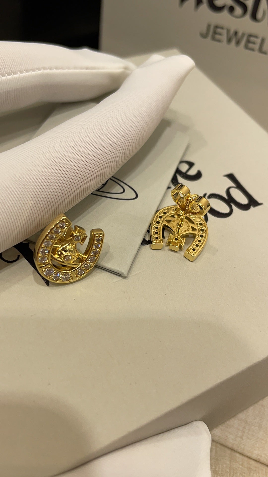 Vivienne westwood-耳環20260615