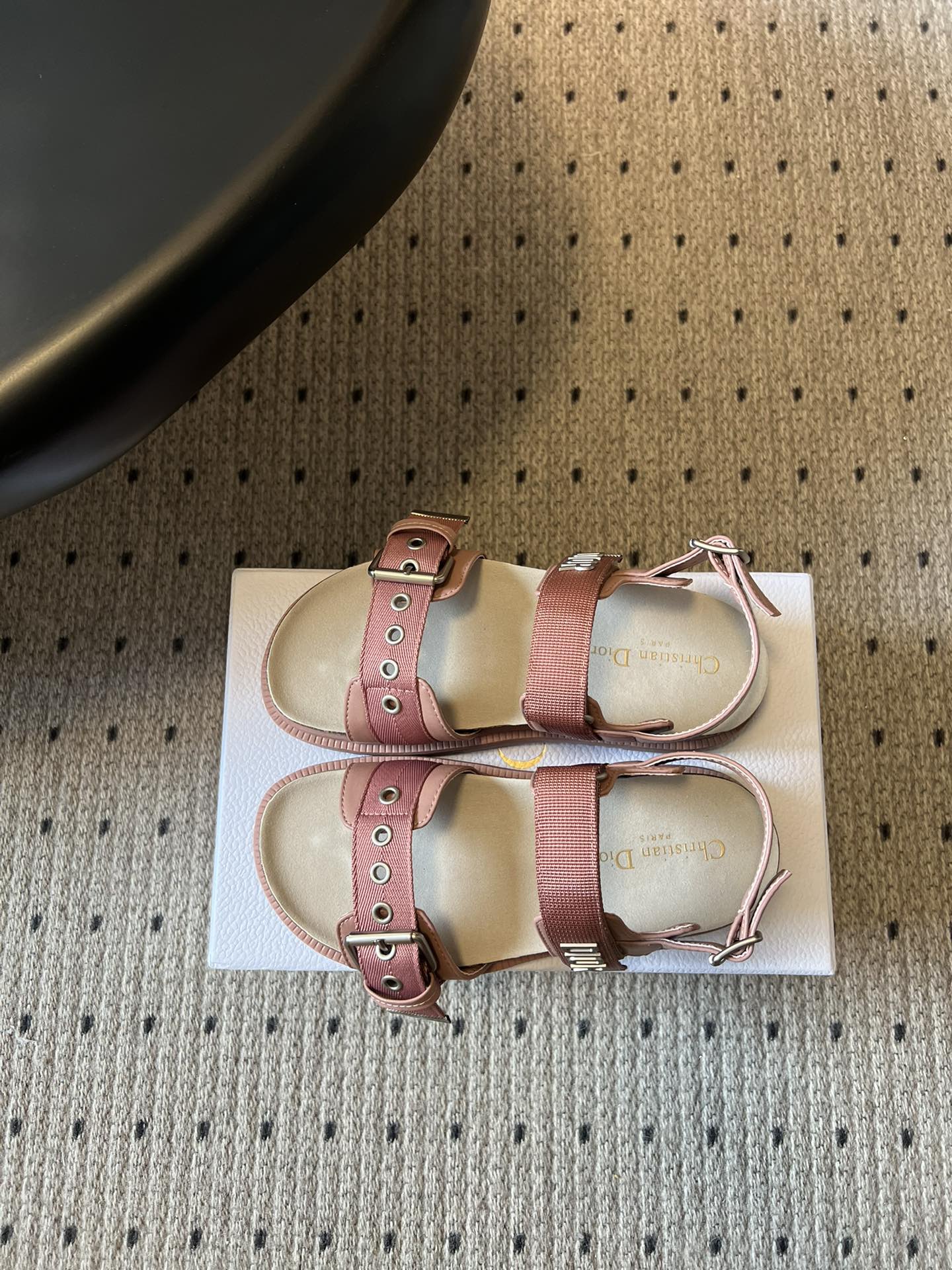迪D家-26雙扣帶涼鞋 粉色