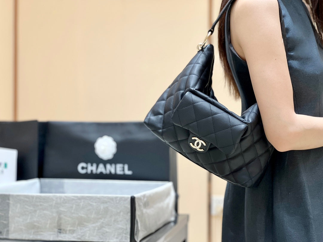 小香家-Chanel Hobo 腋下單肩包 黑色
