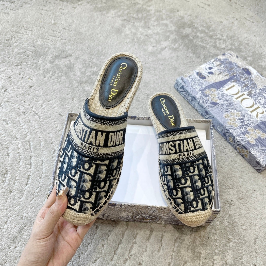 迪D家-經典款 立體刺繡漁夫鞋 拖鞋款