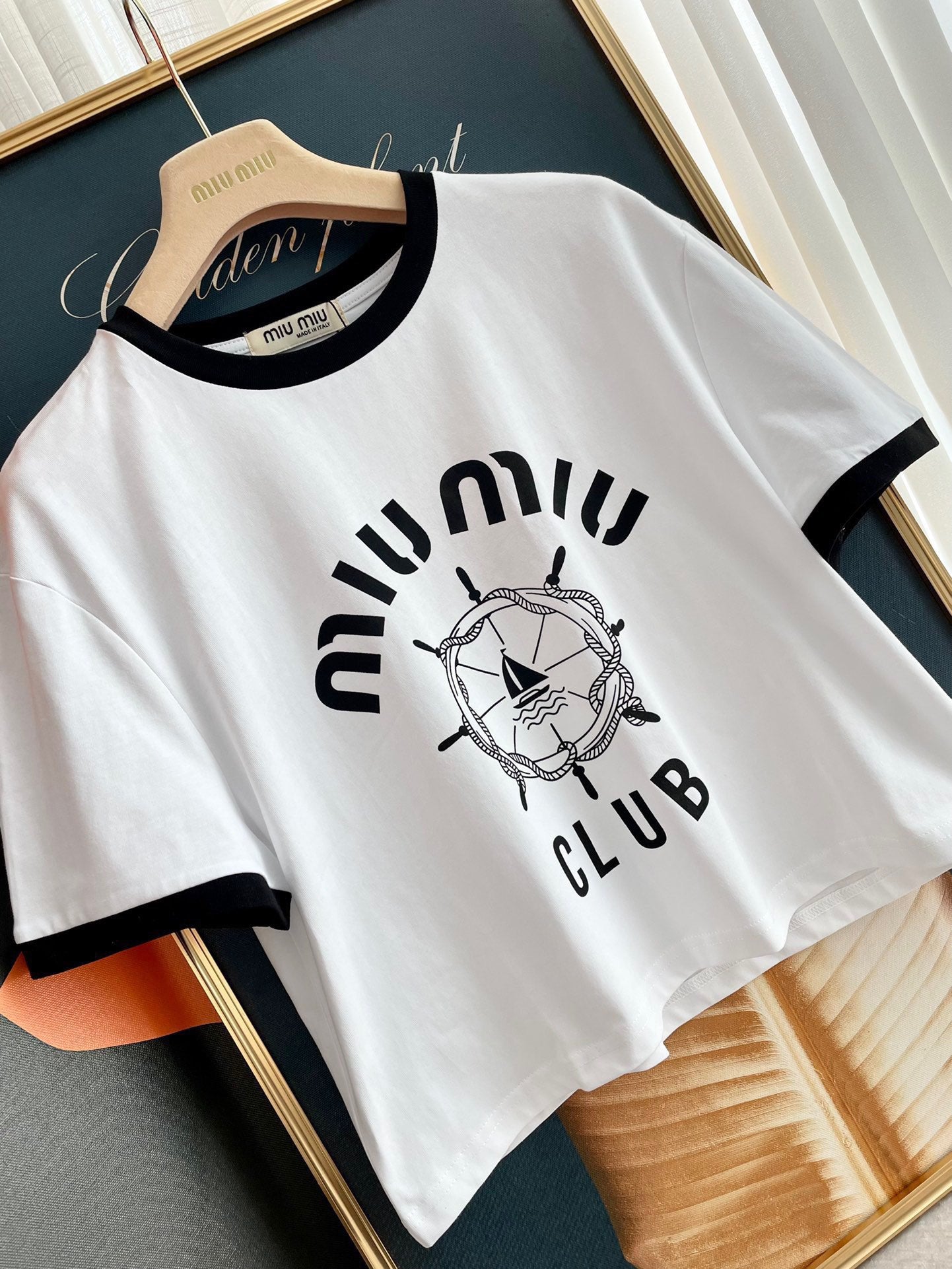 穆M家-2404 方向舵圖案短款短袖Tee