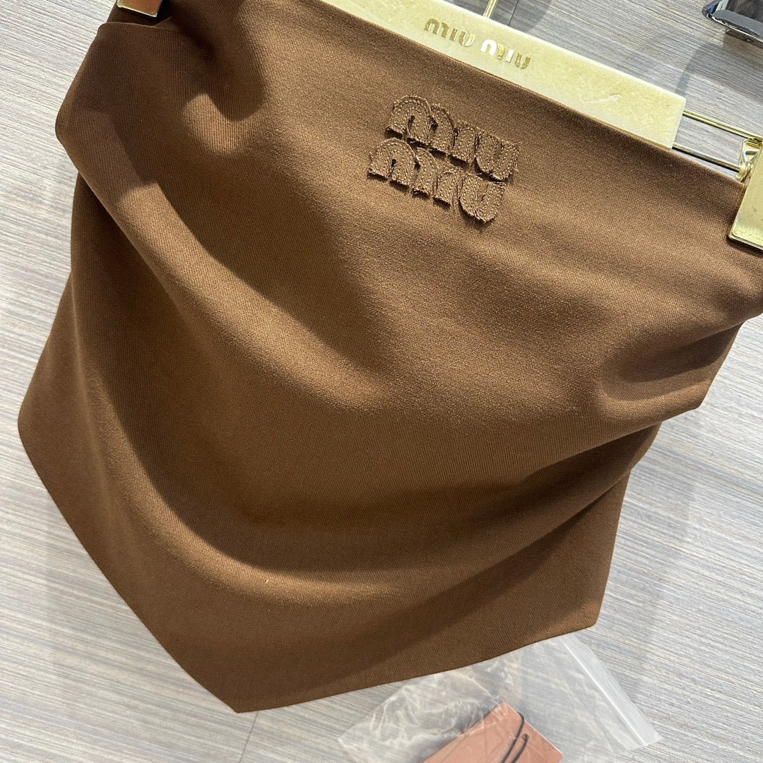 穆M家-2404 24春夏新品疊搭天菜抹胸小可愛 咖啡色