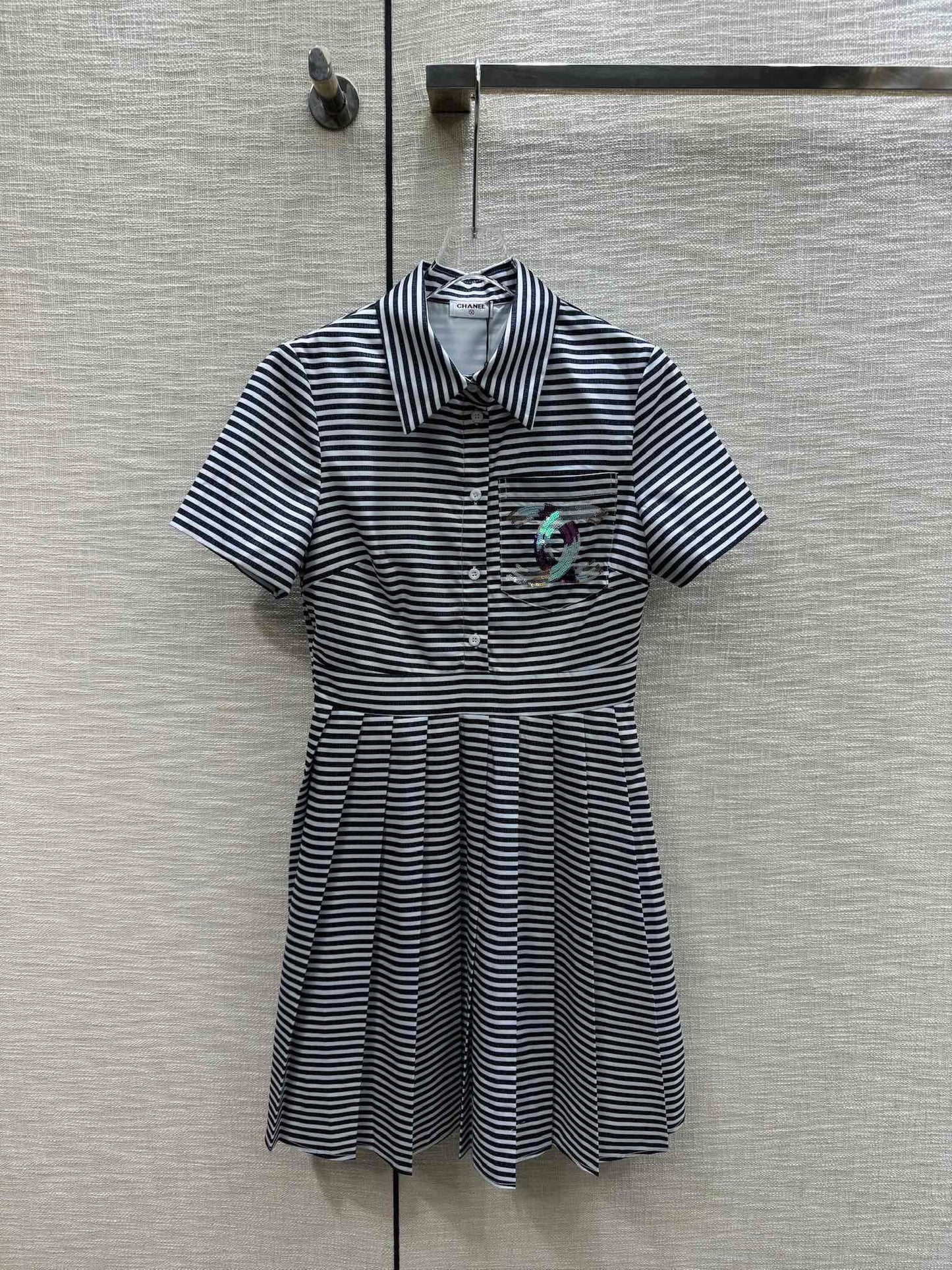 小香家-2403 重工珠片翻領短袖連衣裙 藍色