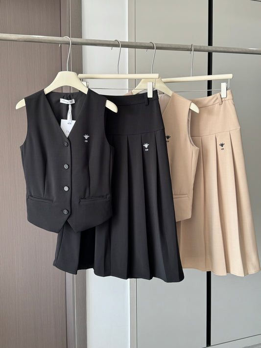 迪D家-2403 新品西裝馬甲百褶半裙套裝