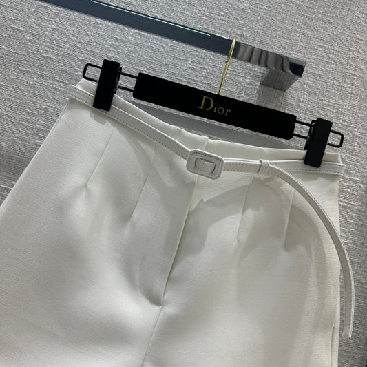 迪D家-2403 24早春新品經典百搭高腰小短褲 白色