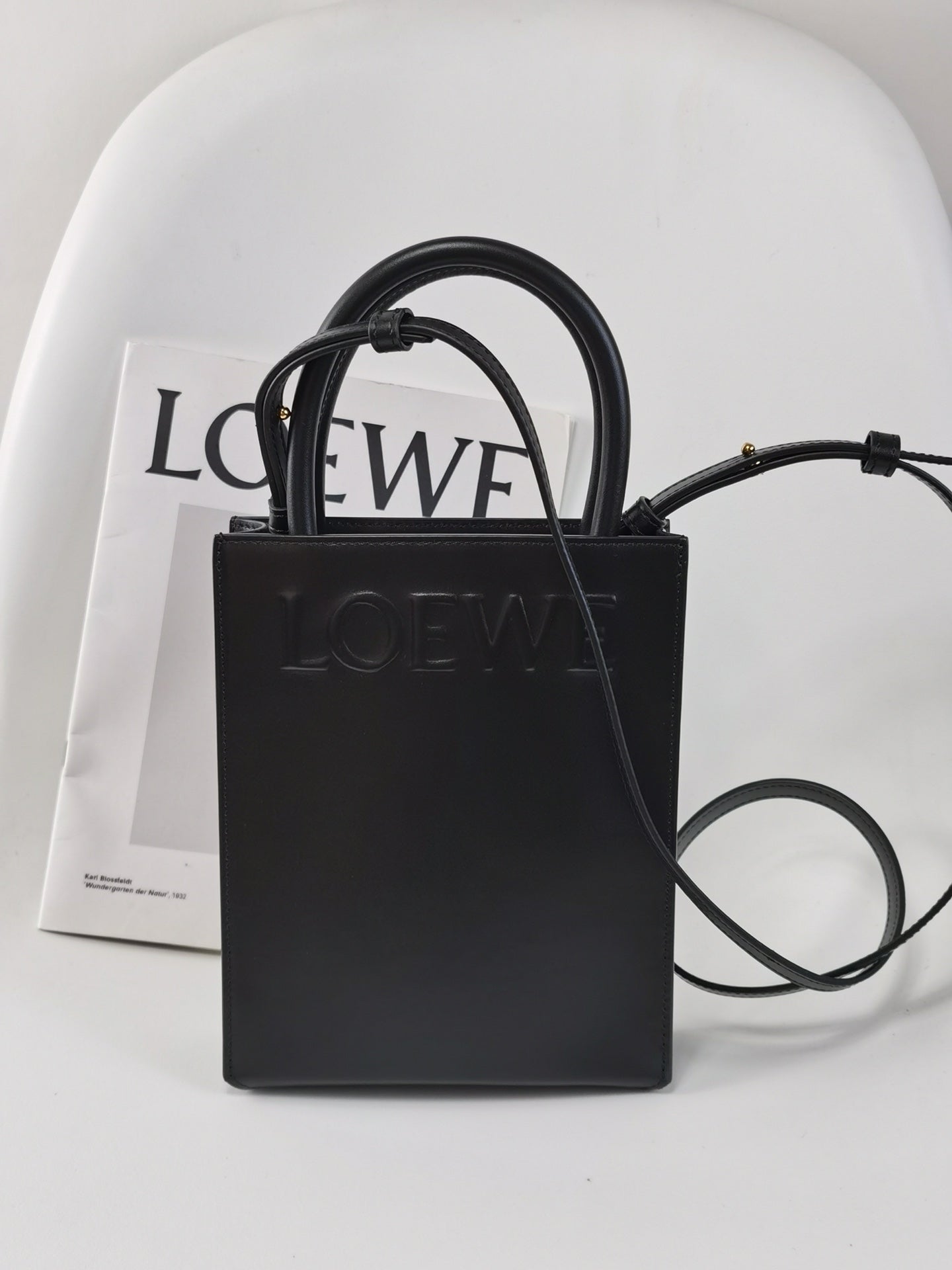羅L威-Standard A5 Tote手袋 油亮牛皮革 小號 黑色