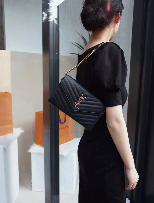 聖Y羅-MONOGRAM魚子醬 WOC 黑色金扣 22CM