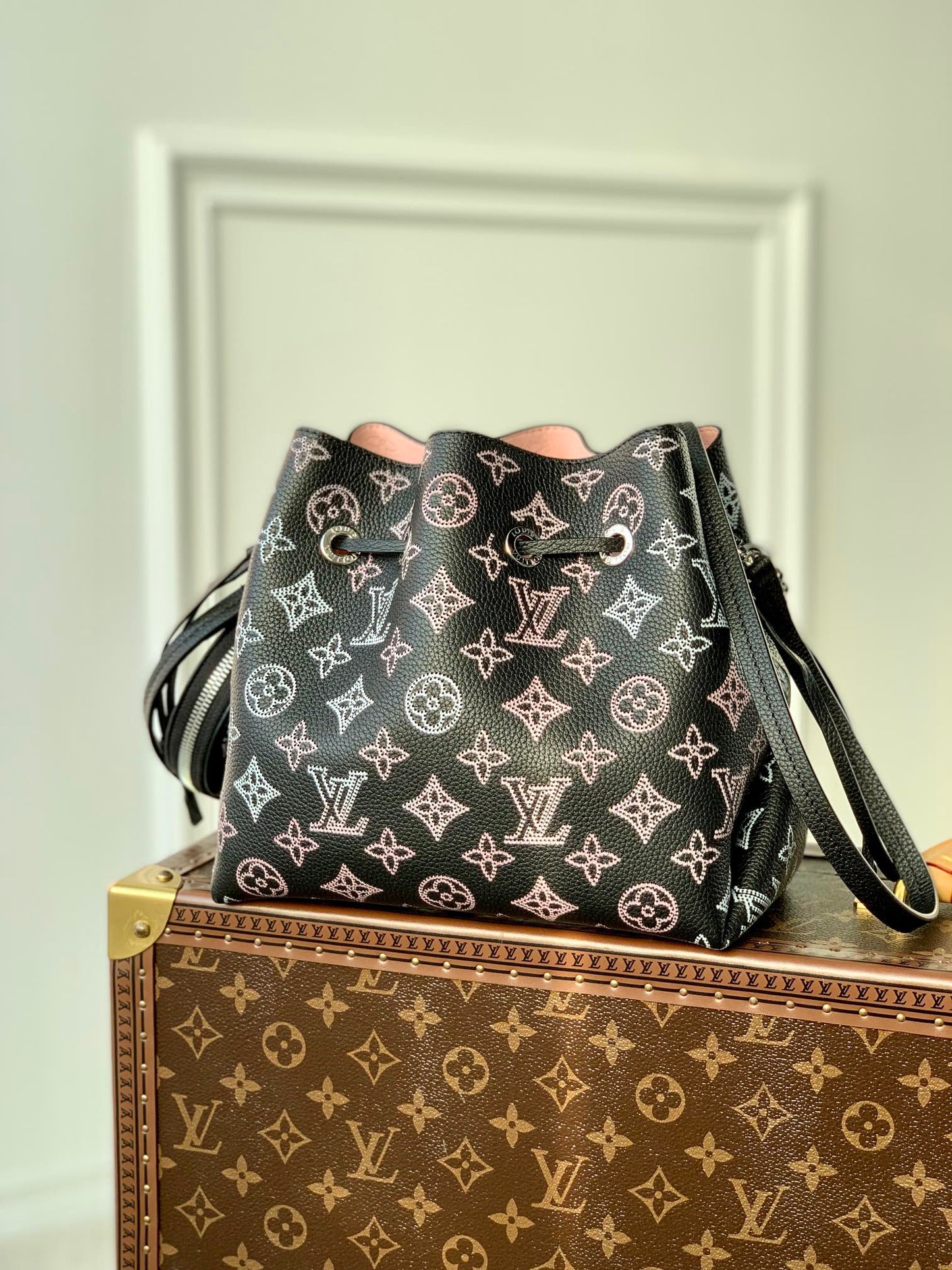 M21096 路L家-Bella Tote 托特包 獨家黑