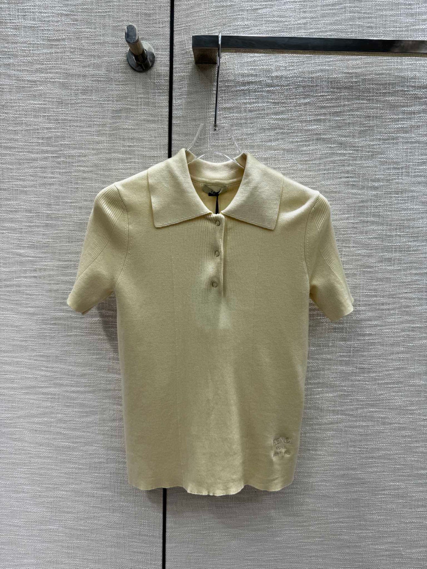 芬F家-2403 24早春最新系列簡約風polo領短袖上衣 黃色
