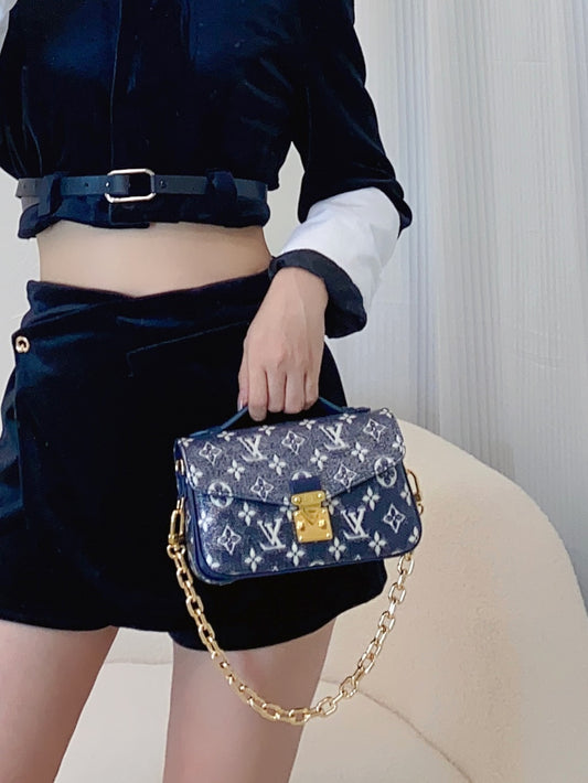 M22834 路L家-Pochette Métis East West 手袋