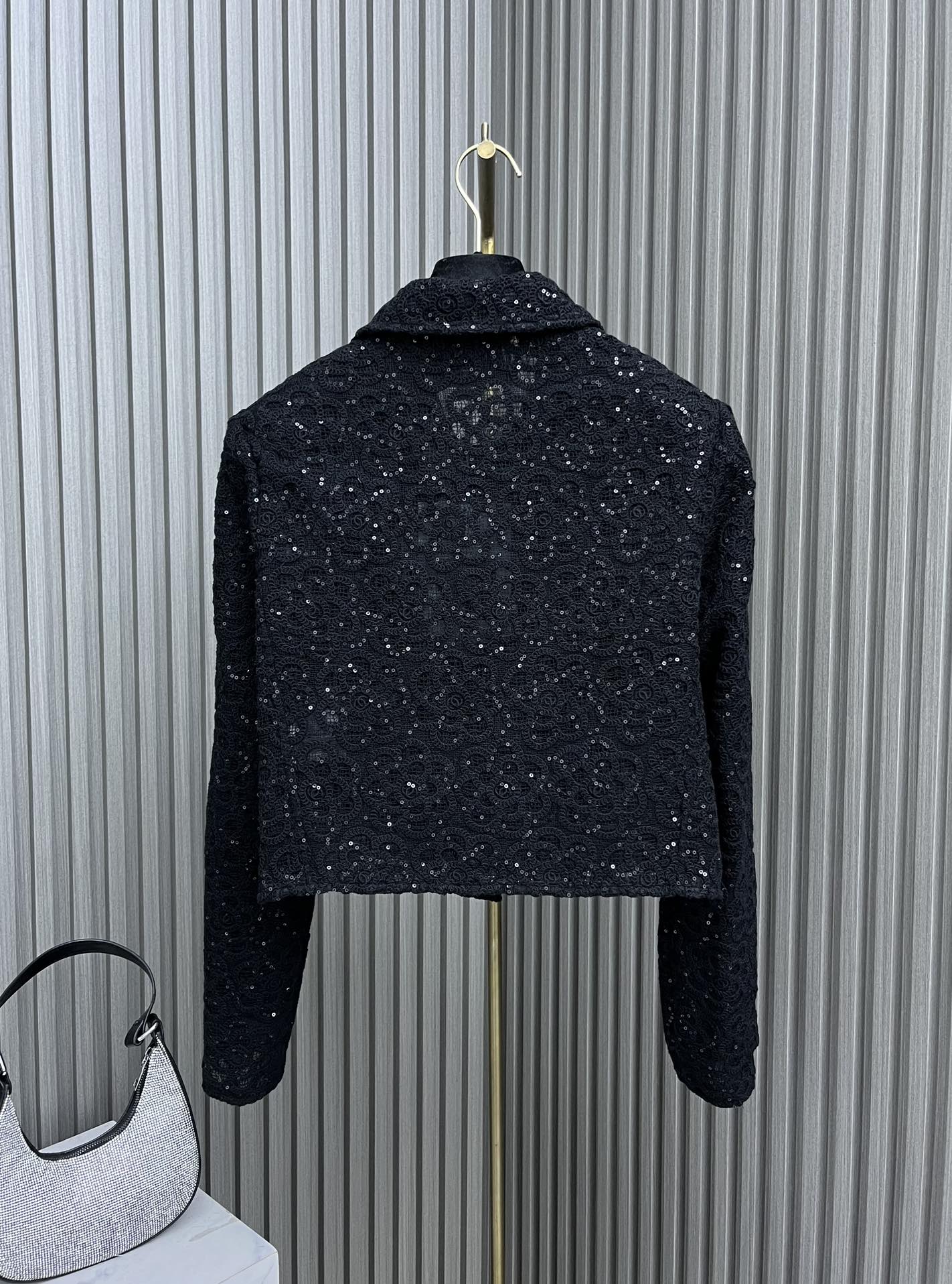 小香家-2403 24新品上架重工珠片繡花短款套裝 黑色