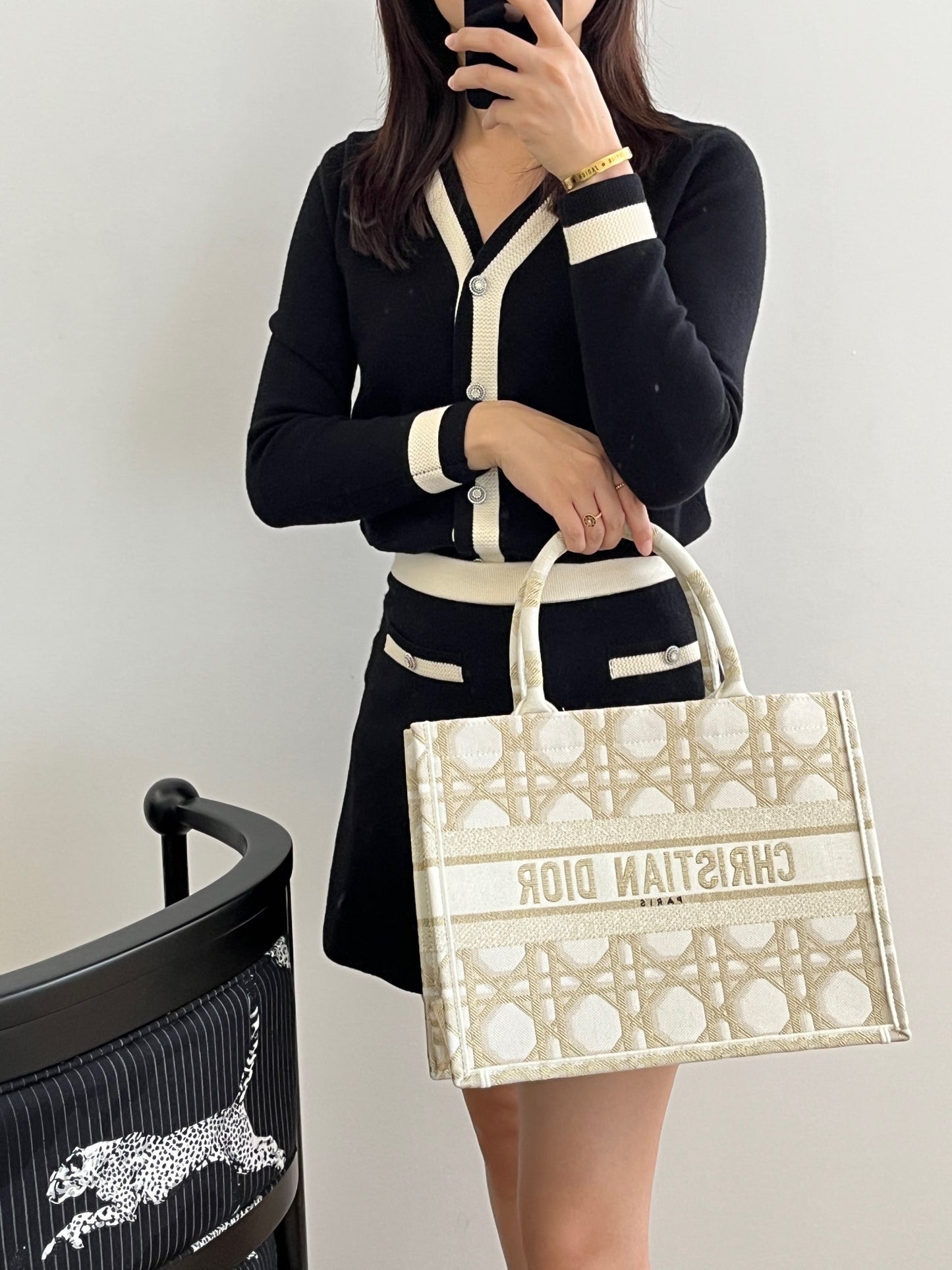 迪D家-2024春夏系列 Book Tote  經典的菱形格 杏色 中號