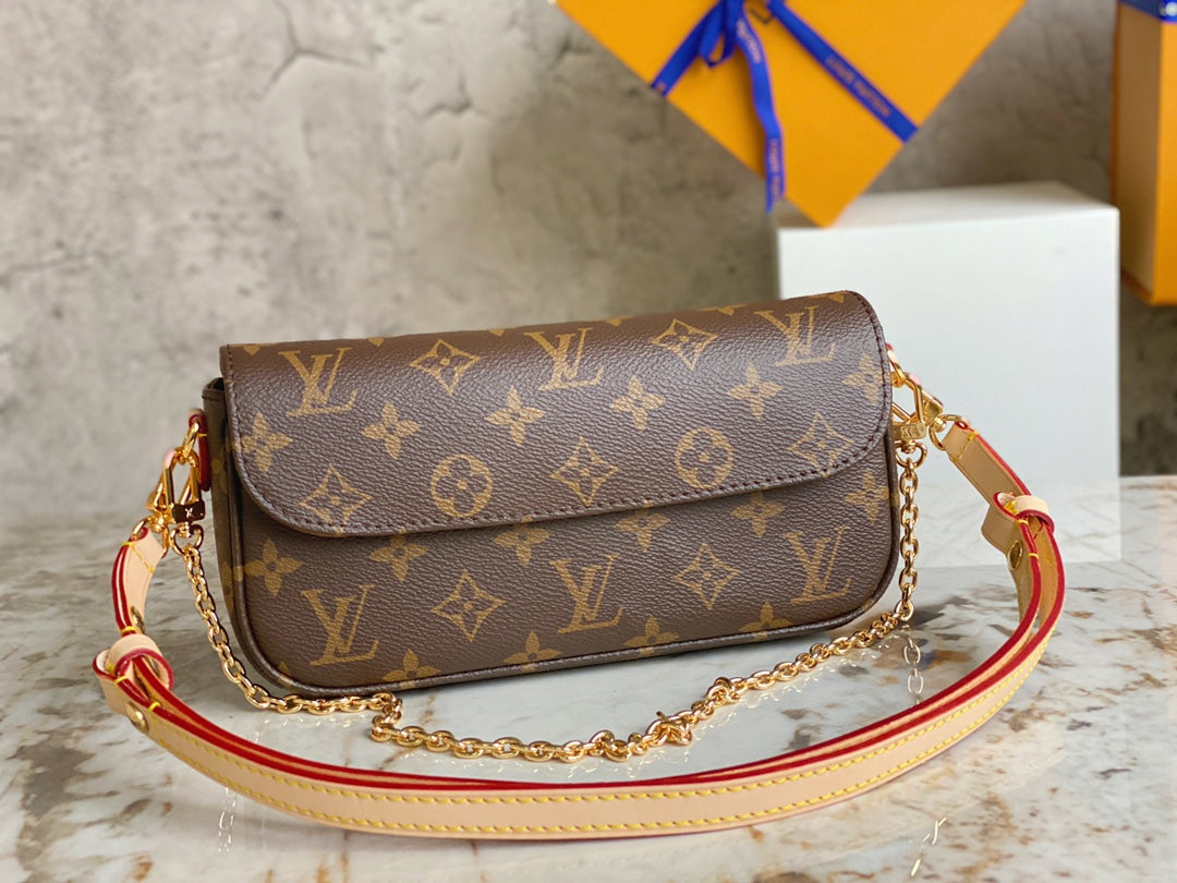 M81911 路L家-Wallet On Chain Ivy 手袋